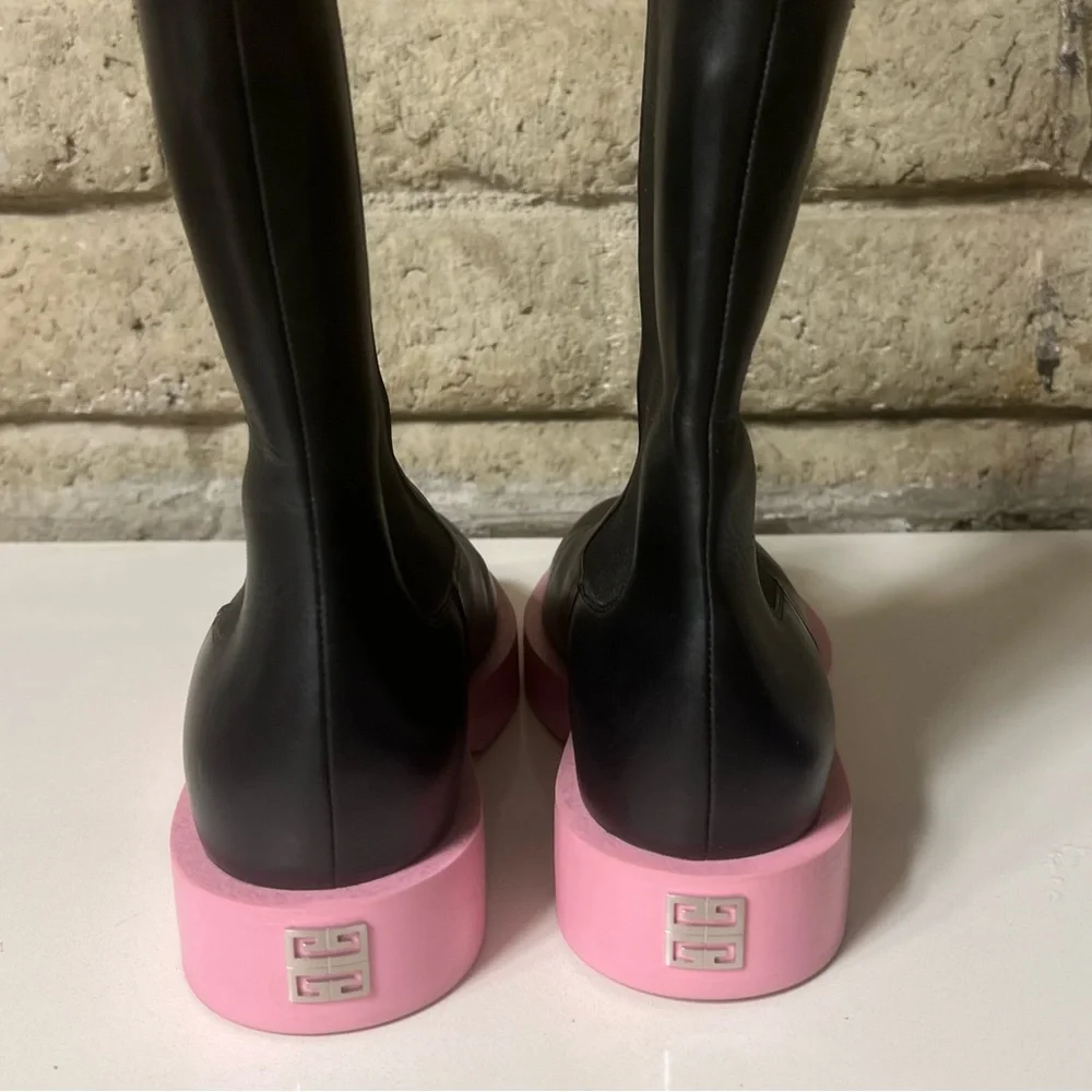 Givenchy Slip on Squared Chelsea ankle boots. - Picture 4 of 8